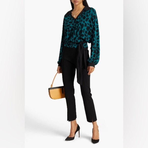 Diane Von Furstenberg Tops - DIANE VON FURSTENBERG NWT Viole shirred printed jersey blouse Sz Large $388 MSRP
